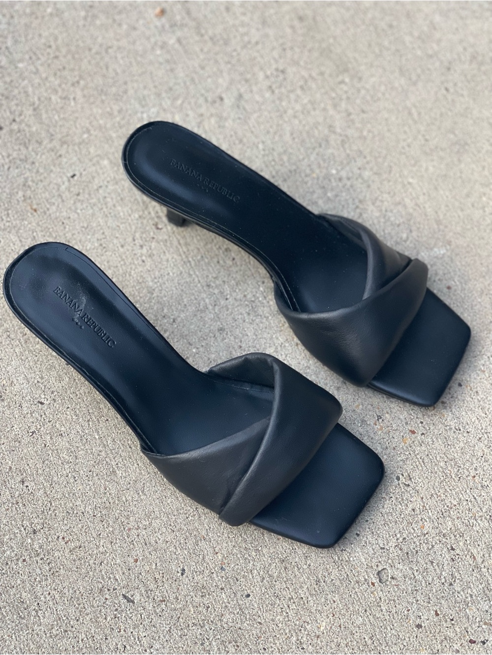 Banana Republic Black Knot Slide Mules